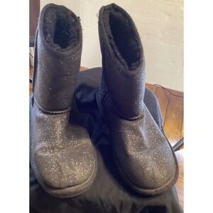 UGG Classic Short II Black Glitter Kids 3 Pull On Winter Boot Faux Fur kids